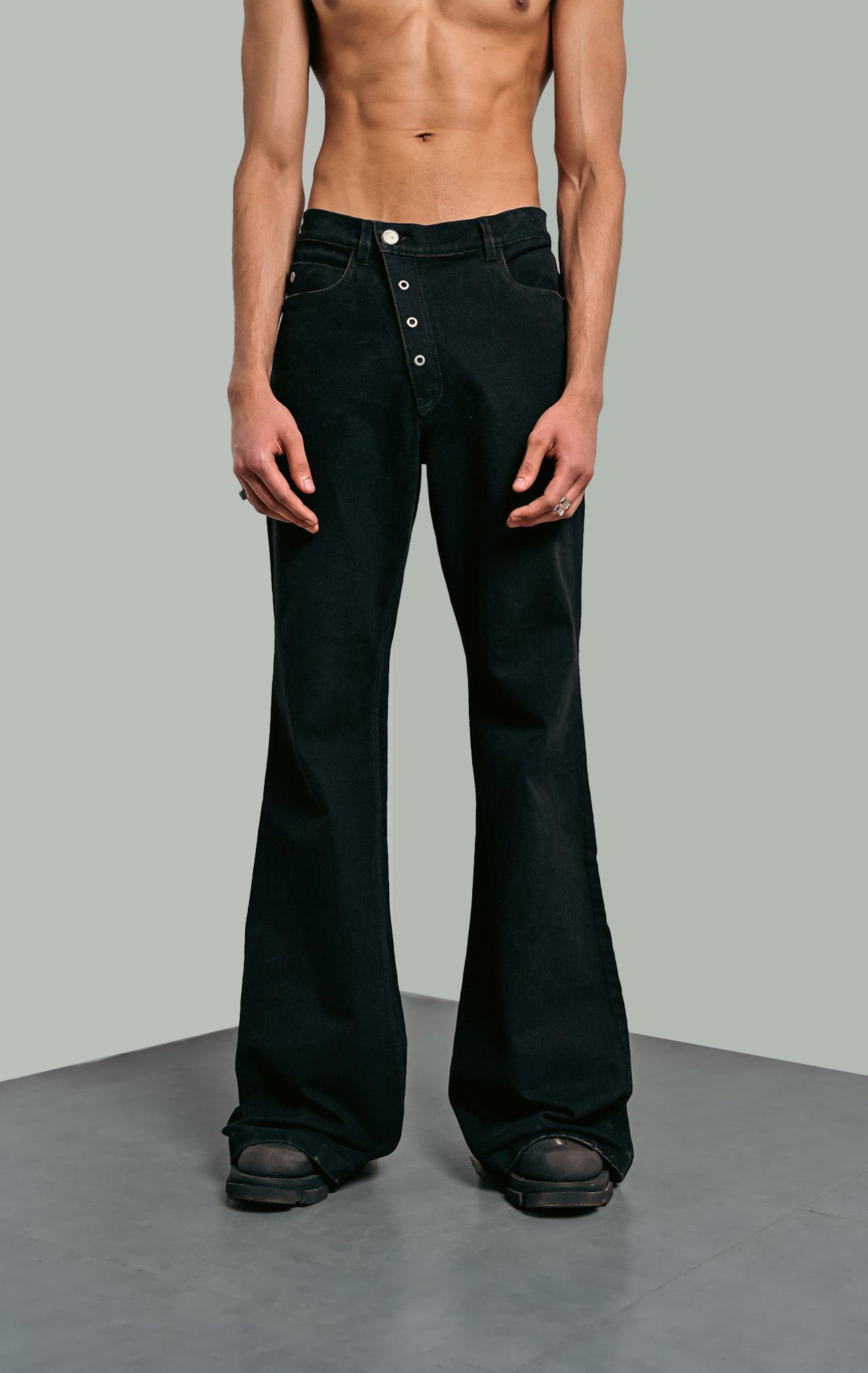 BACKFLOW JEANS