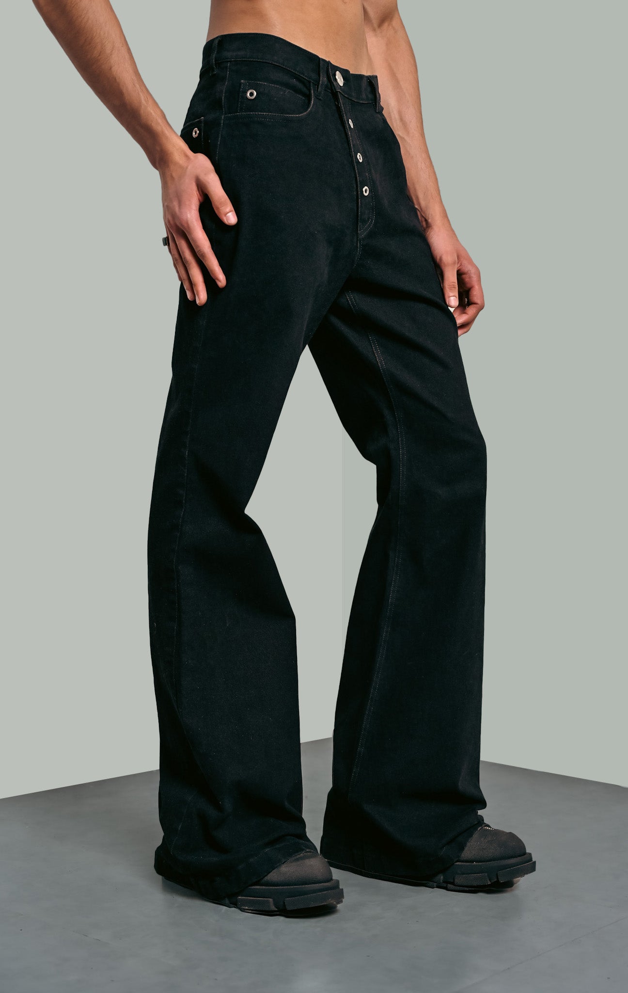 BACKFLOW JEANS