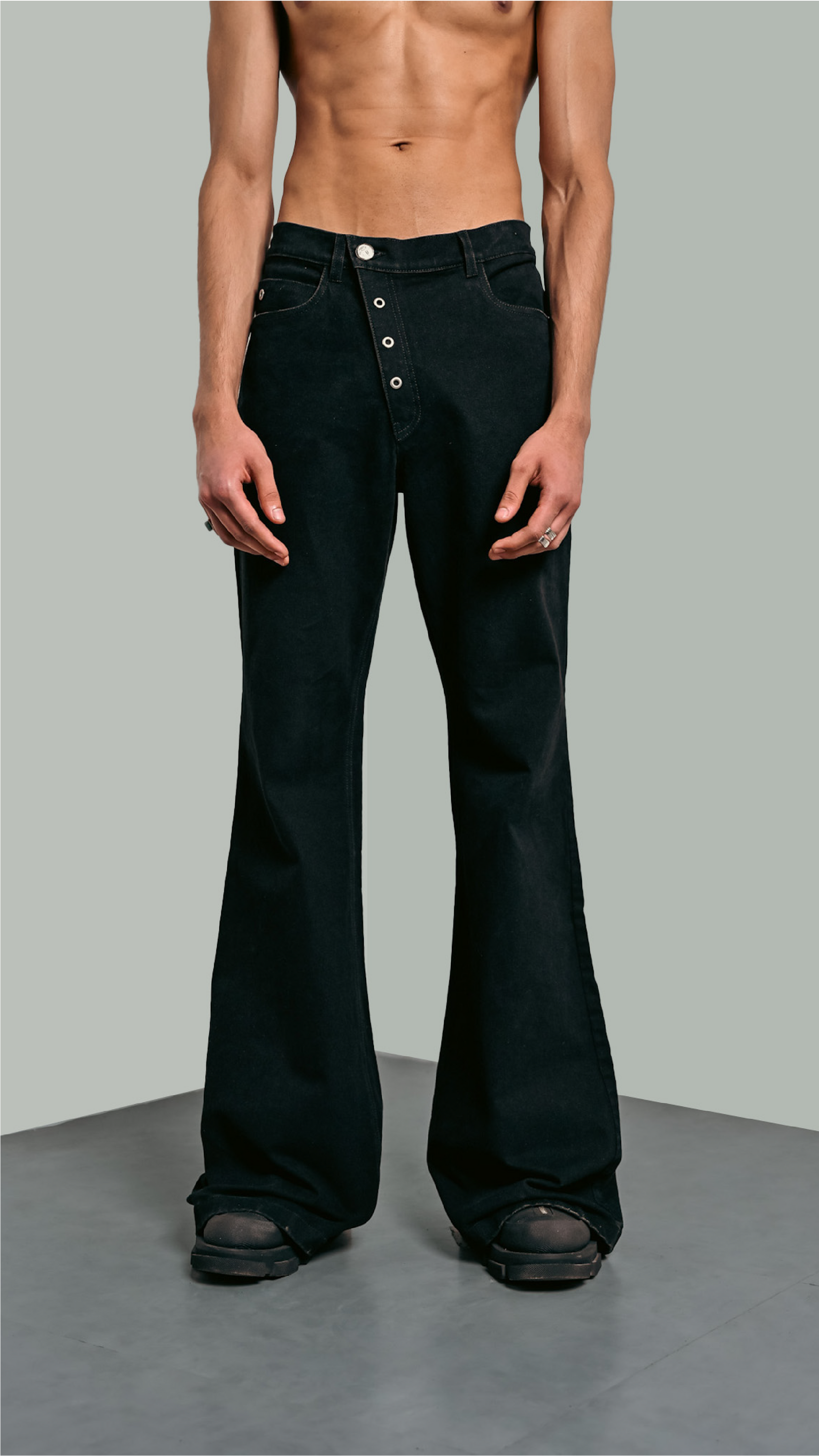 BACKFLOW JEANS